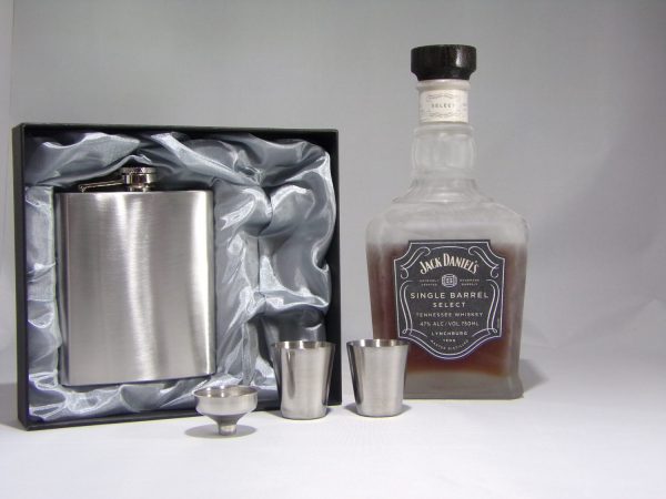 wedding-gift-flask-set